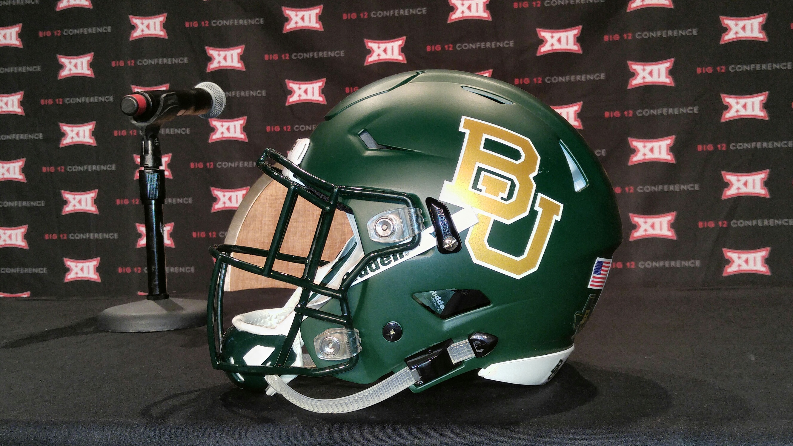 baylor-green-helmet desk
